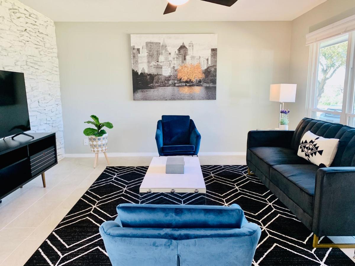Gasthof Blue-door @maywood - Modern Spaces
